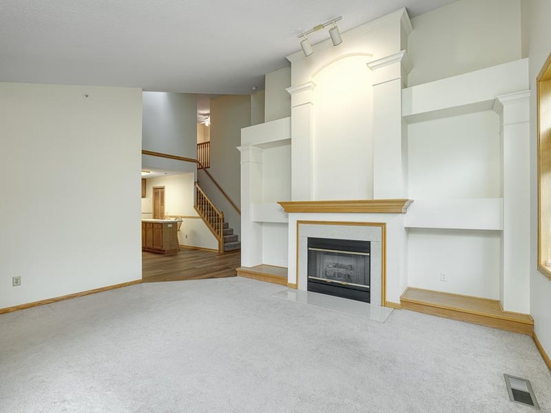 840 Old Town Dr, New Brighton, MN 55112