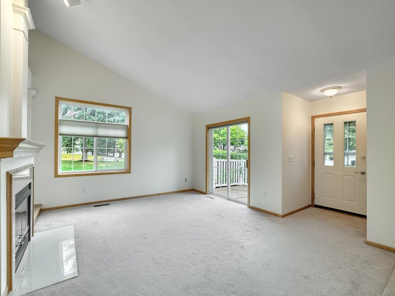 840 Old Town Dr, New Brighton, MN 55112
