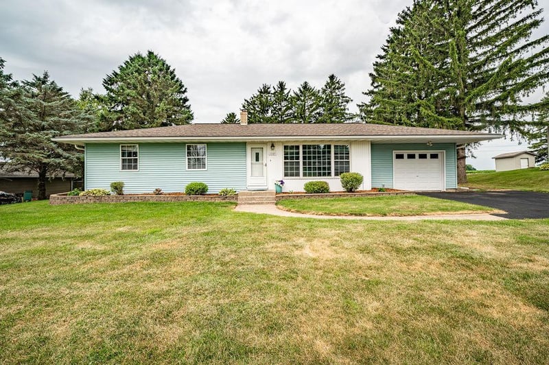 1205 Debra St, Ellsworth, WI 54011