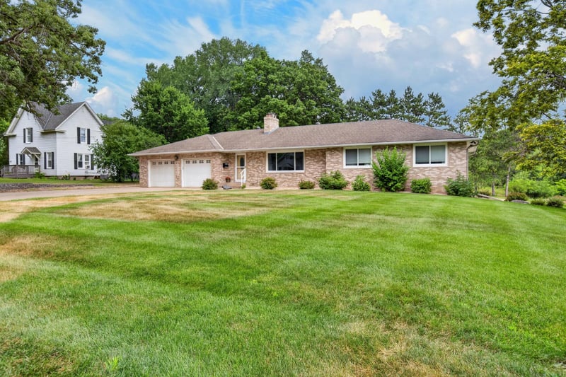 504 4th Ave S, Princeton, MN 55371