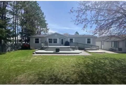 207 Lakin Ave SW, Kelliher, MN 56650