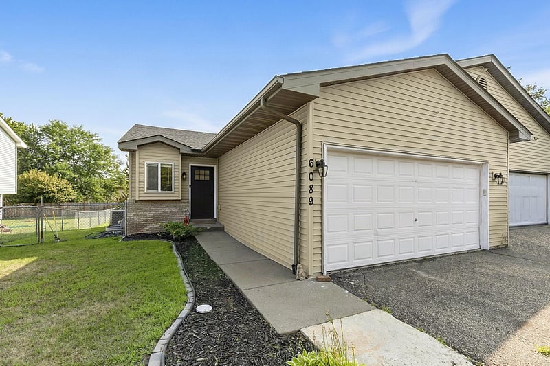 6089 Mill Run Rd, Monticello, MN 55362