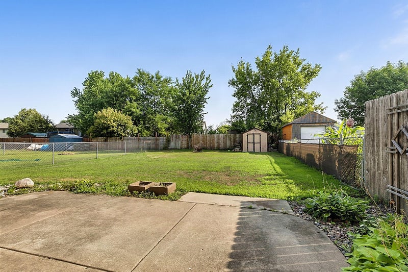 6089 Mill Run Rd, Monticello, MN 55362