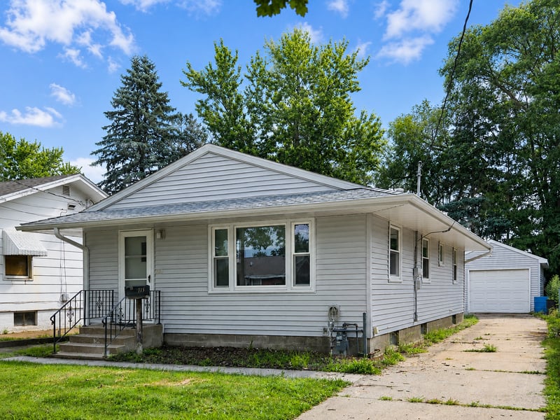 114 Fairfax St, Winona, MN 55987