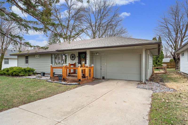 2104 W Oakland Ave, Austin, MN 55912