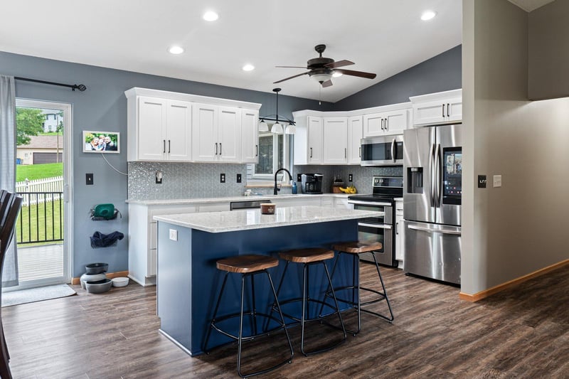 306 Haralson Ln, La Crescent, MN 55947