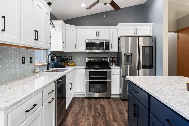 306 Haralson Ln, La Crescent, MN 55947