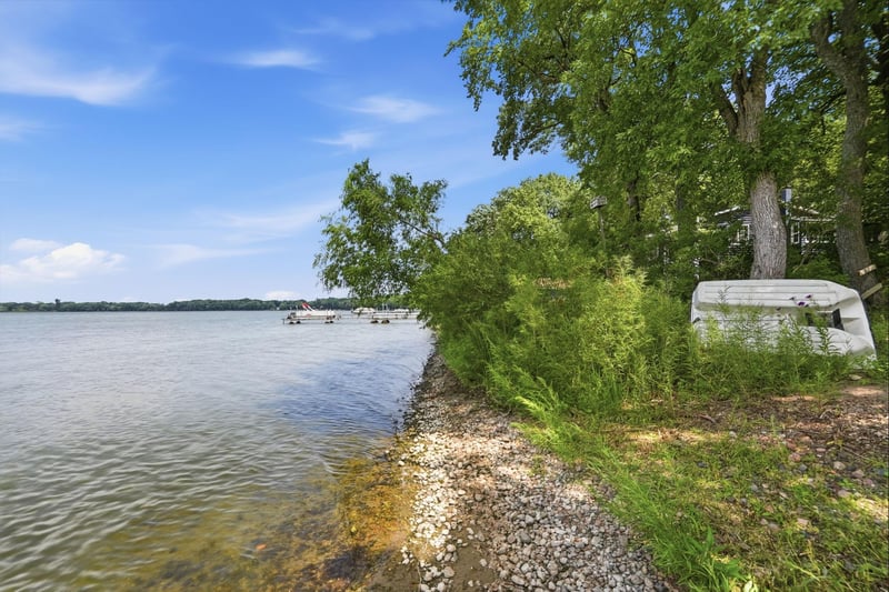 7014 107th Ave, Clear Lake, MN 55319