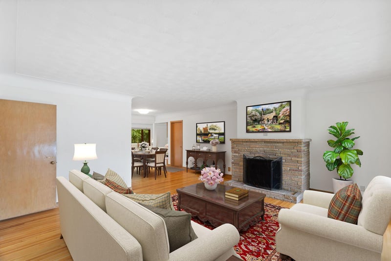 1390 Skillman Ave W, Roseville, MN 55113