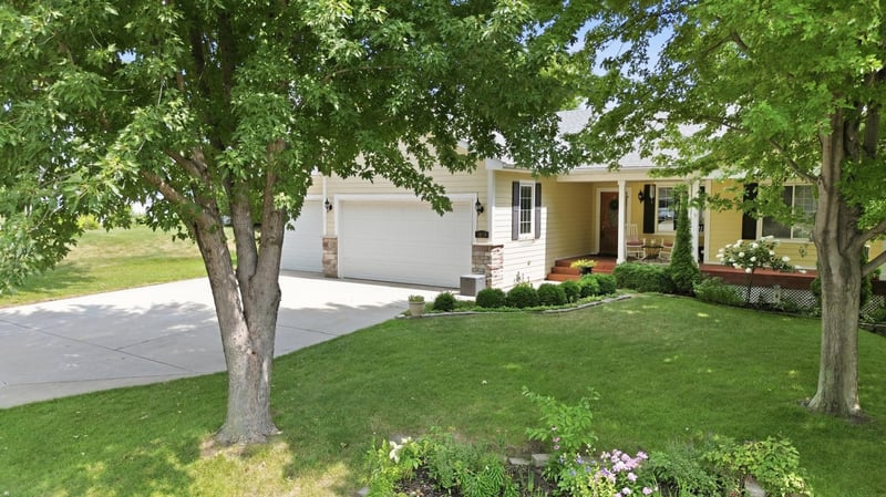 1809 Michigan Dr, Northfield, MN 55057
