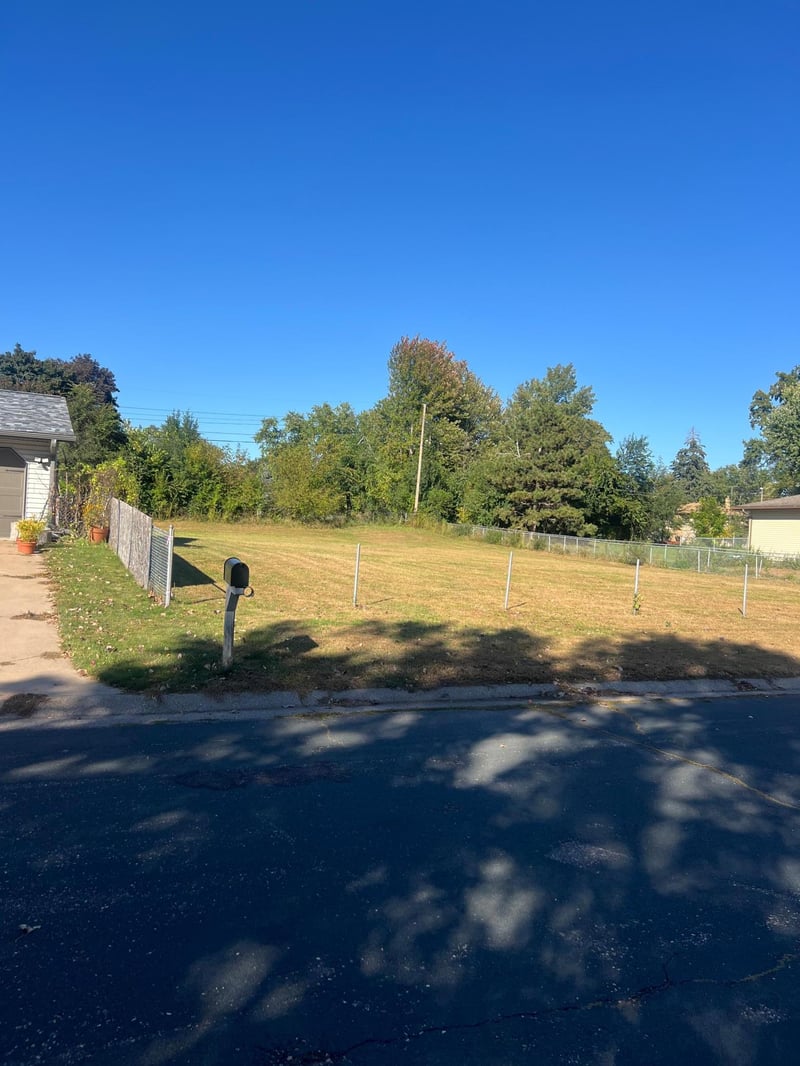 3XX Belmont Ln E, Maplewood, MN 55117