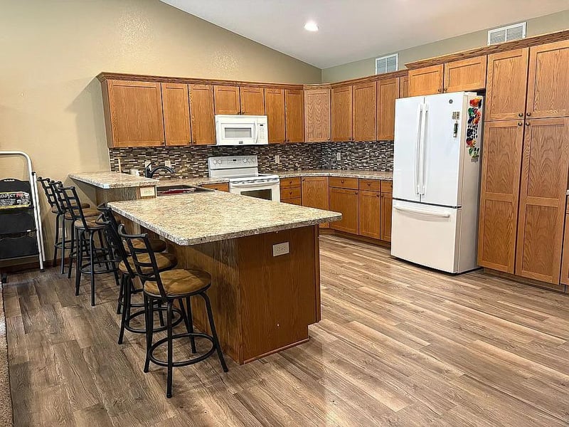 308 Aspenwood Dr, Redwood Falls, MN 56283