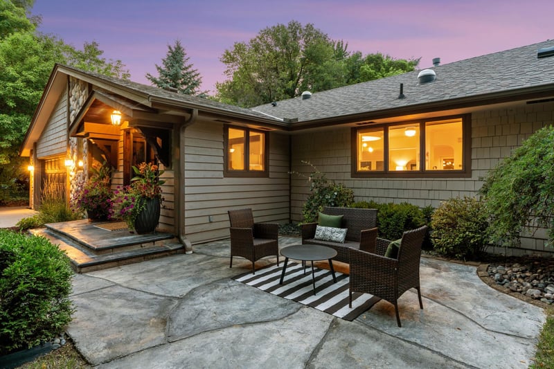15411 Village Woods Dr, Eden Prairie, MN 55347