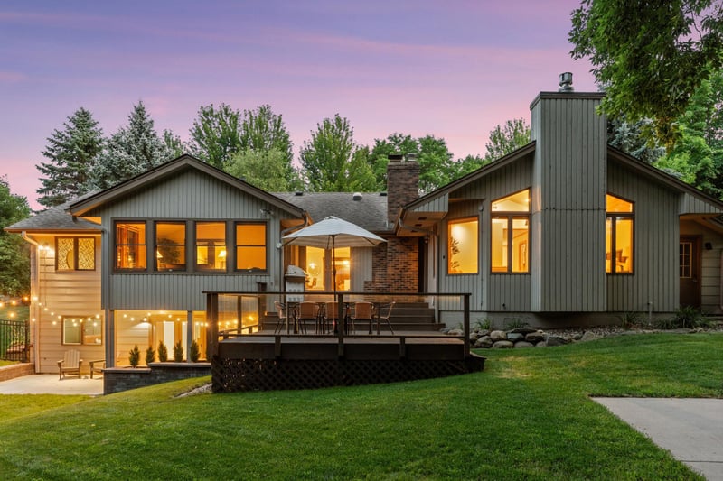 15411 Village Woods Dr, Eden Prairie, MN 55347