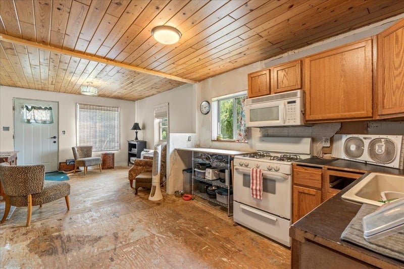 225 4th Street Ne, Crosby, MN 56441