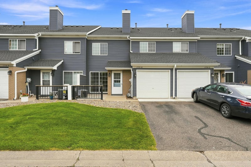1770 Donegal Dr #10, Woodbury, MN 55125