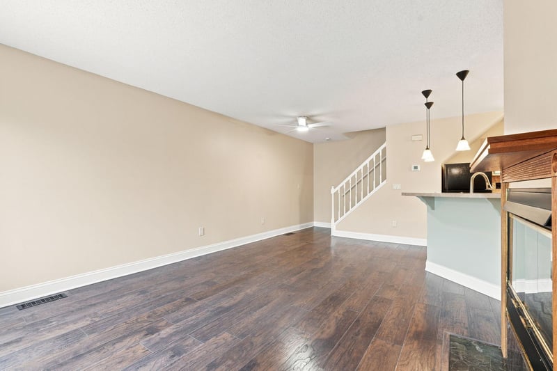 1770 Donegal Dr #10, Woodbury, MN 55125