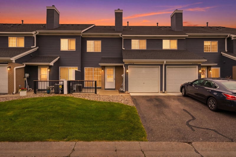 1770 Donegal Dr #10, Woodbury, MN 55125