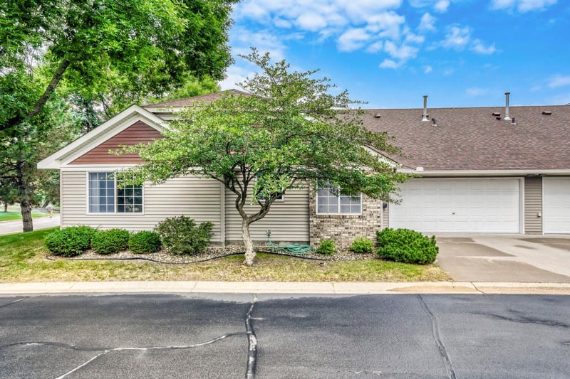539 Lovell Ave, Roseville, MN 55113