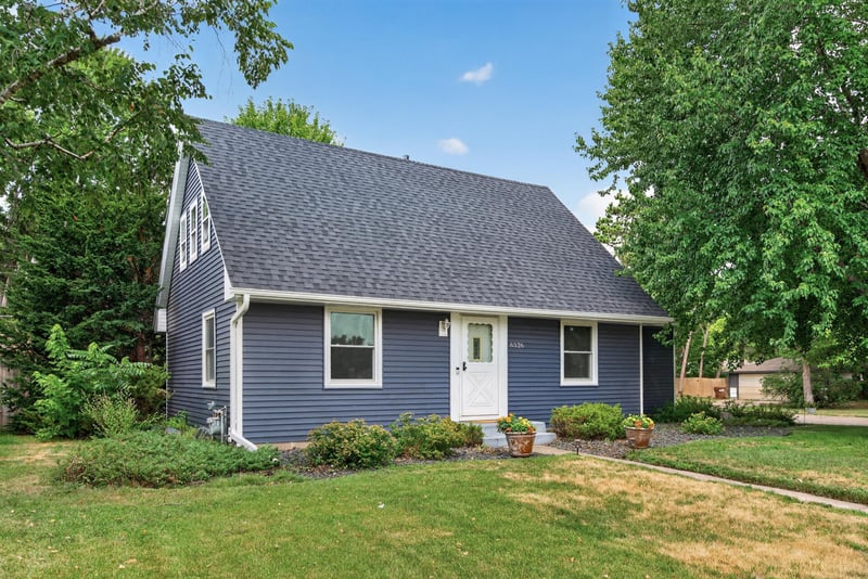 8326 Glenbrook Ave S, Cottage Grove, MN 55016