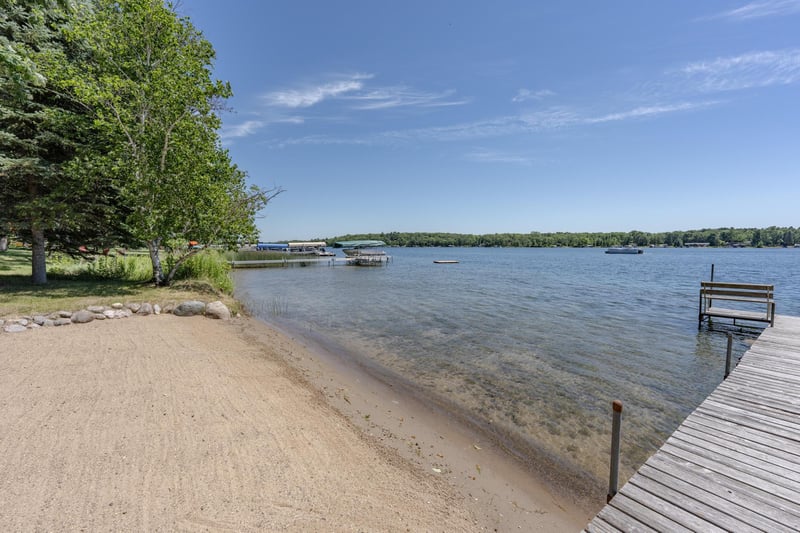 8811 Ossawinnamakee Rd, Breezy Point, MN 56472
