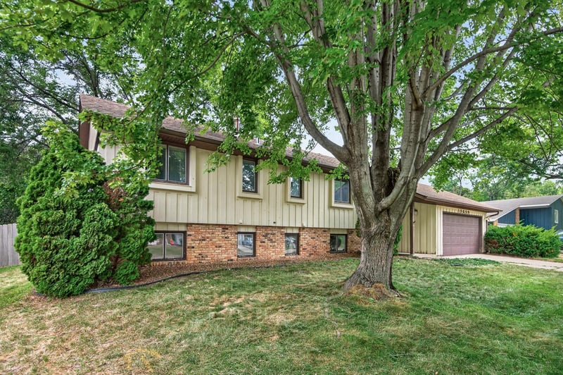 13659 Ferris Ave, Apple Valley, MN 55124