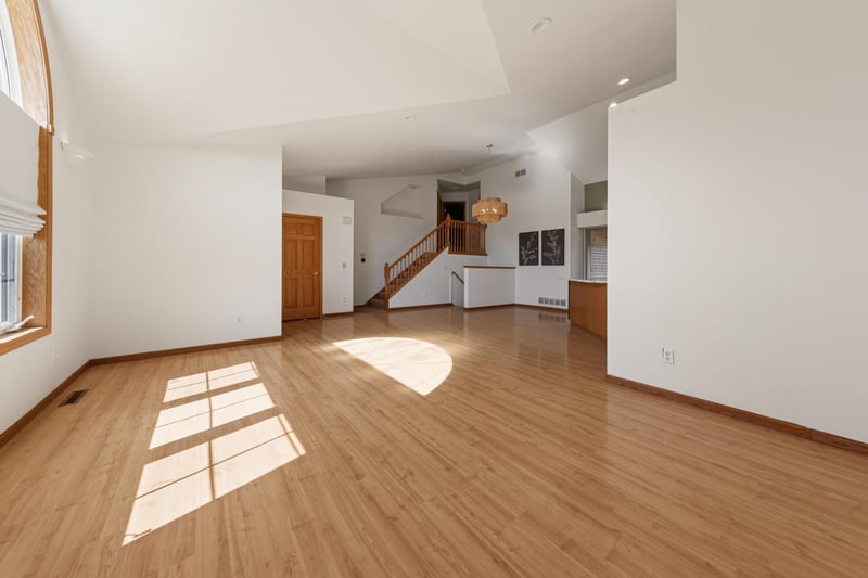 1035 Smith Ave, Owatonna, MN 55060