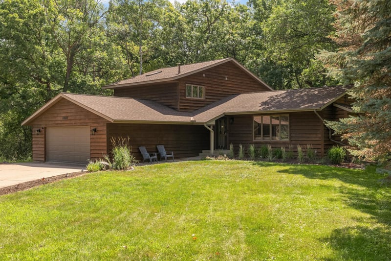 17870 Jaguar Cir, Lakeville, MN 55044