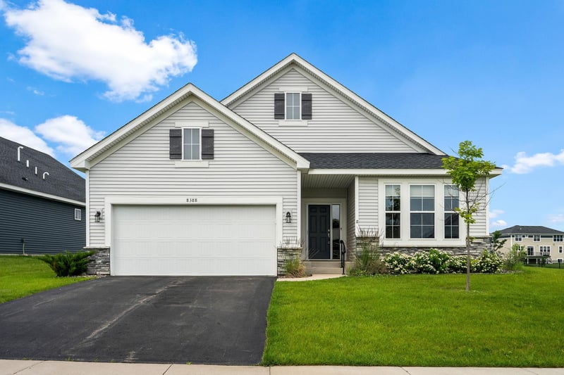 8388 Yearling Dr, Woodbury, MN 55129