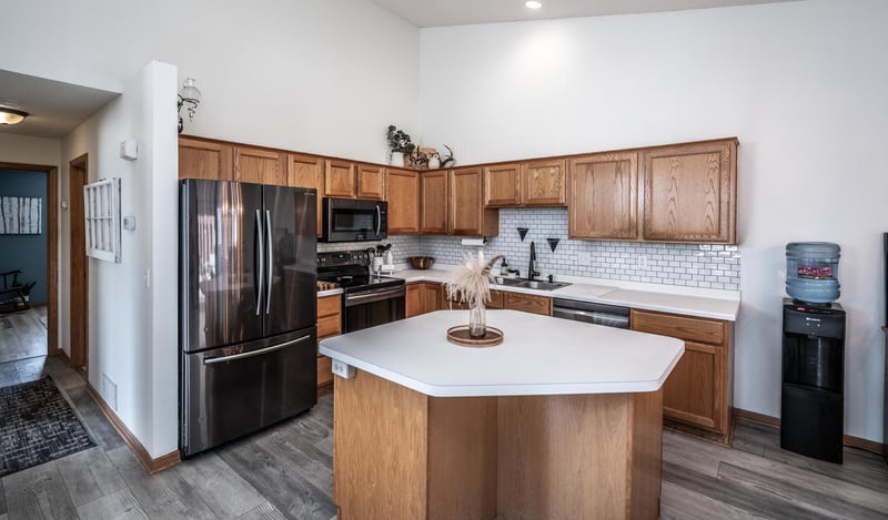 8379 143rd St W, Apple Valley, MN 55124