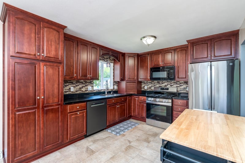225 20th St NW, Owatonna, MN 55060