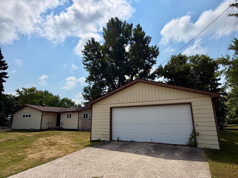 702 Champagne Ave SW, Red Lake Falls, MN 56750