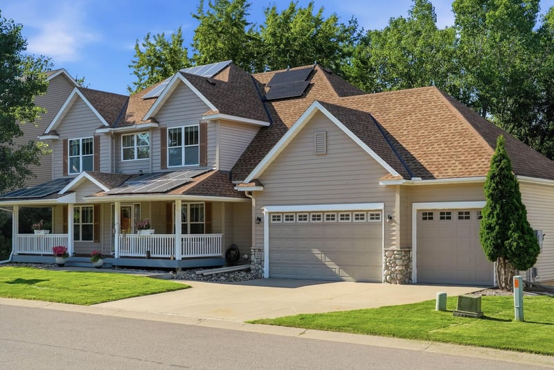655 Lexie Ct, Eagan, MN 55123