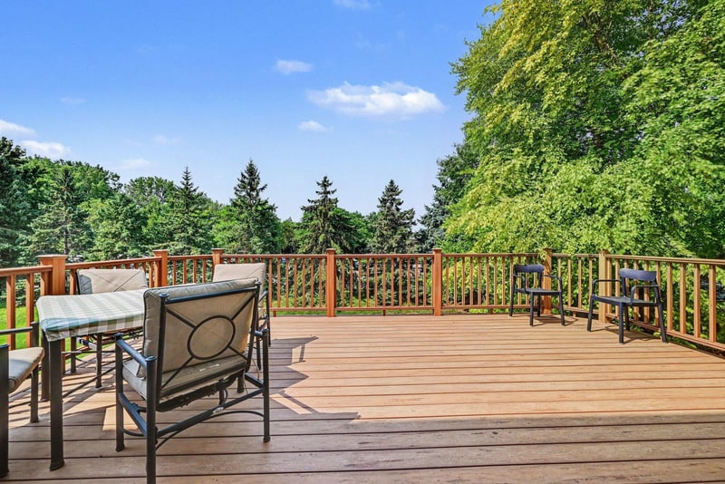 12320 Windsor Ct, Burnsville, MN 55337
