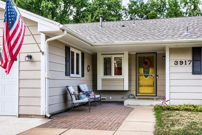 3917 Edgewood Rd NE, Circle Pines, MN 55014