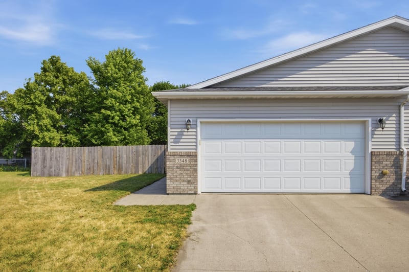 3348 10th St S, Moorhead, MN 56560