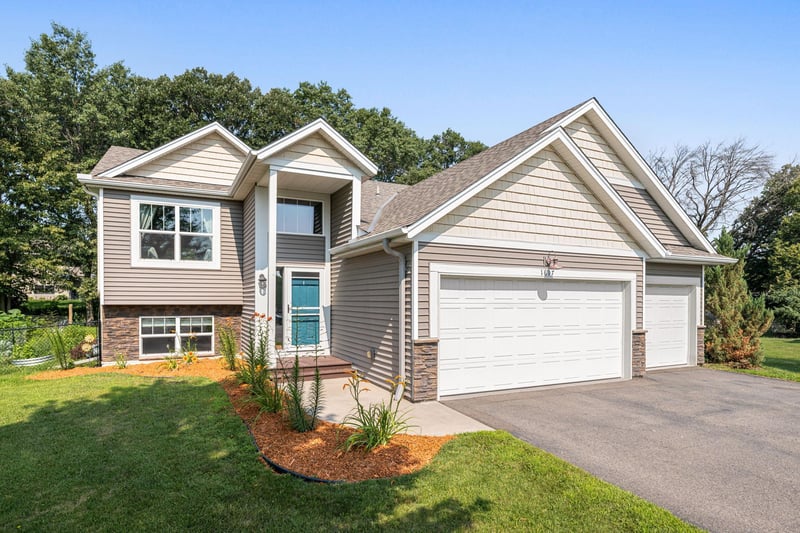 1617 129th Ave NE, Blaine, MN 55449
