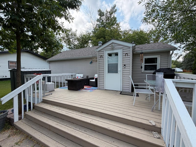200 5th St SE, Roseau, MN 56751