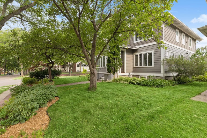 1697 Stanford Ave, Saint Paul, MN 55105