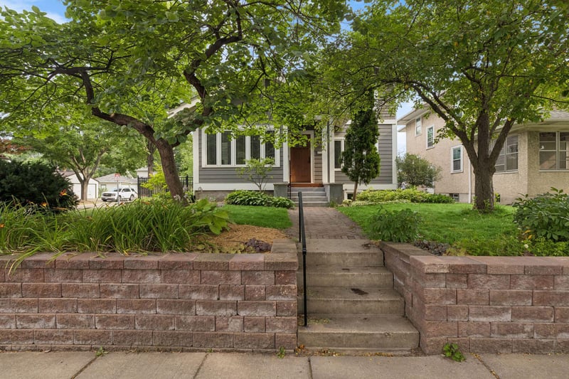 1697 Stanford Ave, Saint Paul, MN 55105