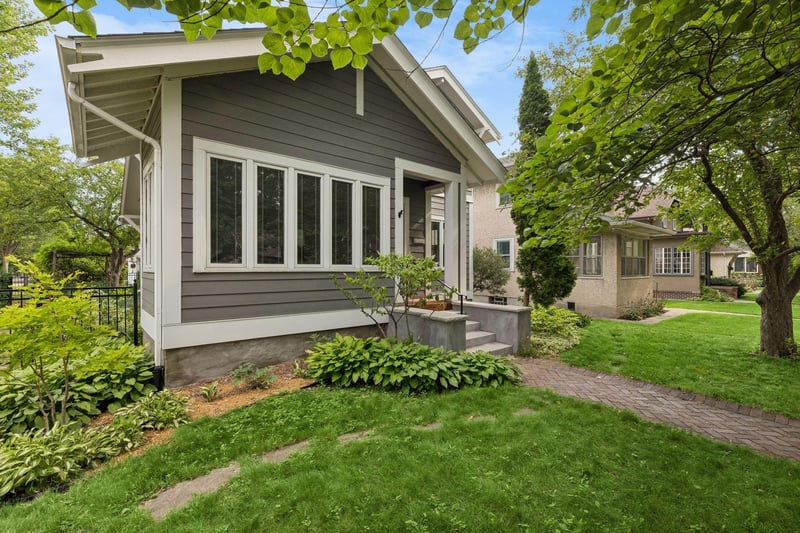 1697 Stanford Ave, Saint Paul, MN 55105
