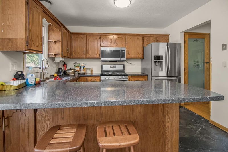 8200 Thomas Ave N, Brooklyn Park, MN 55444