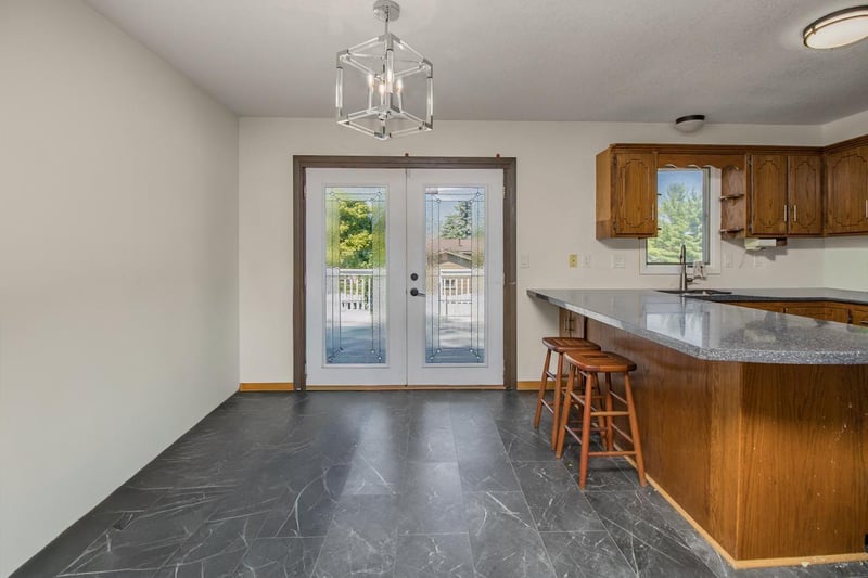 8200 Thomas Ave N, Brooklyn Park, MN 55444