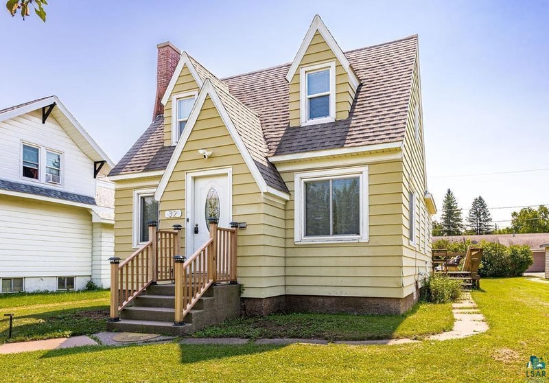 32 Laurel Ave, Superior, WI 54880