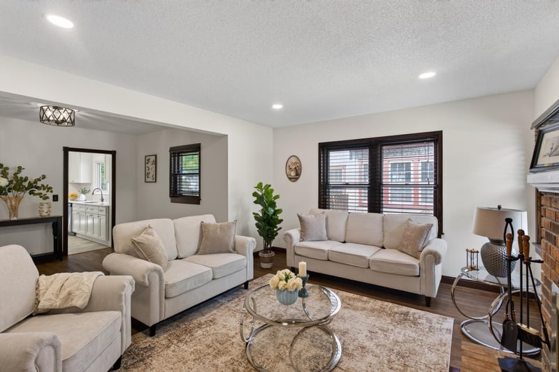 3807 Hubbard Ave N, Robbinsdale, MN 55422