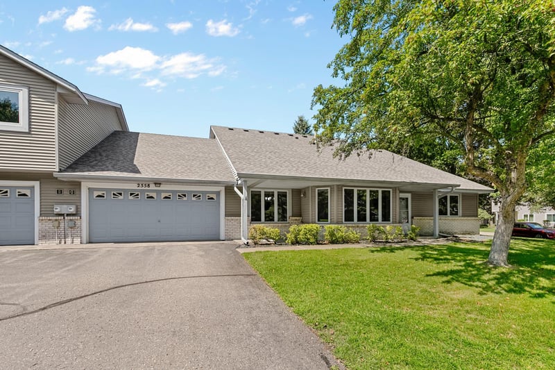 2558 Sumac Cir, White Bear Lake, MN 55110
