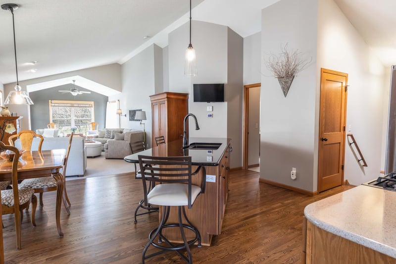 6161 Boulder Ridge Dr, Rockford, MN 55373