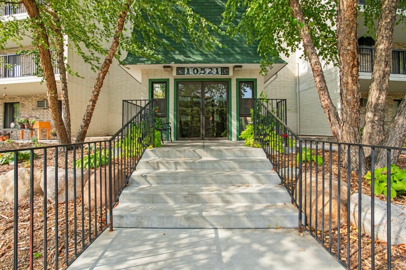 10521 Cedar Lake Rd #519, Minnetonka, MN 55305