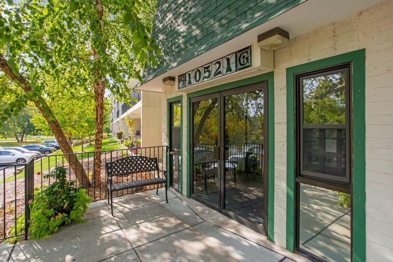 10521 Cedar Lake Rd #519, Minnetonka, MN 55305