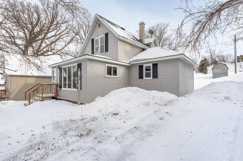 313 3rd St SE, Pelican Rapids, MN 56572